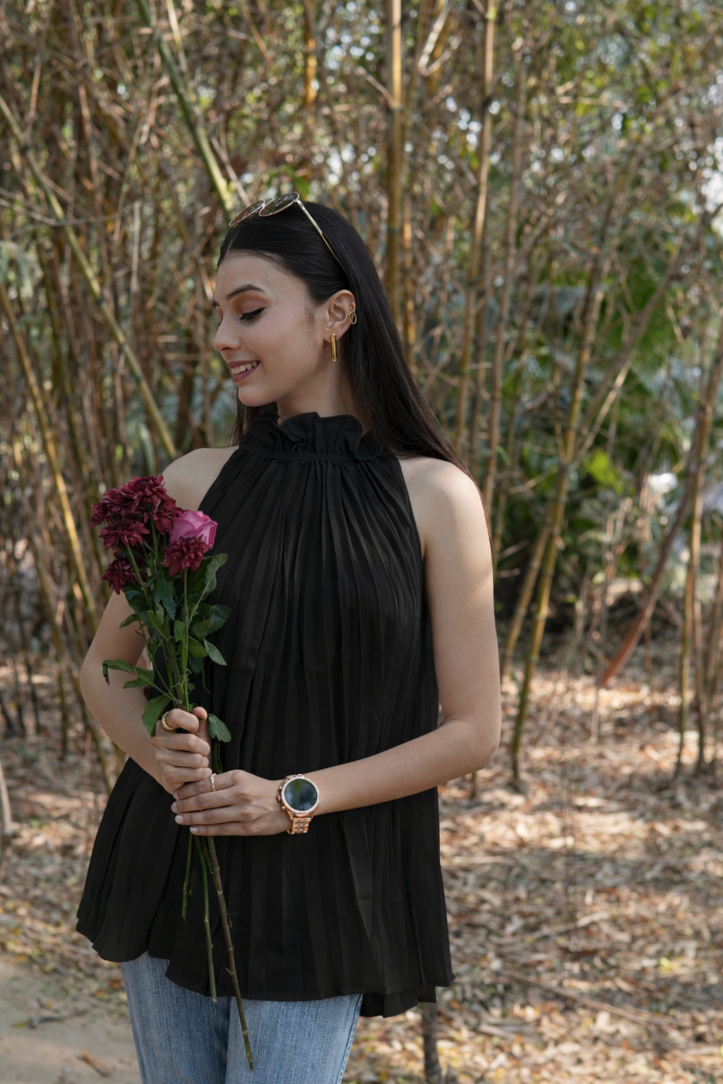 Sleeveless Ruffled neckline top