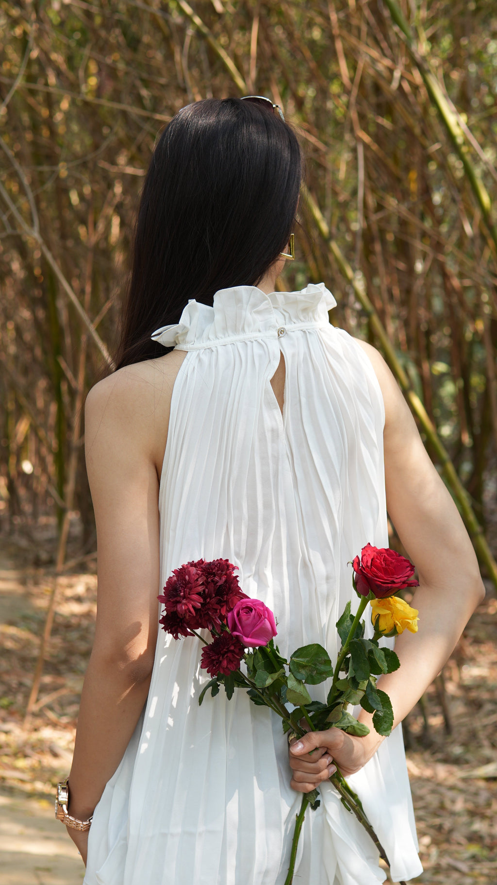 Sleeveless Ruffled neckline top