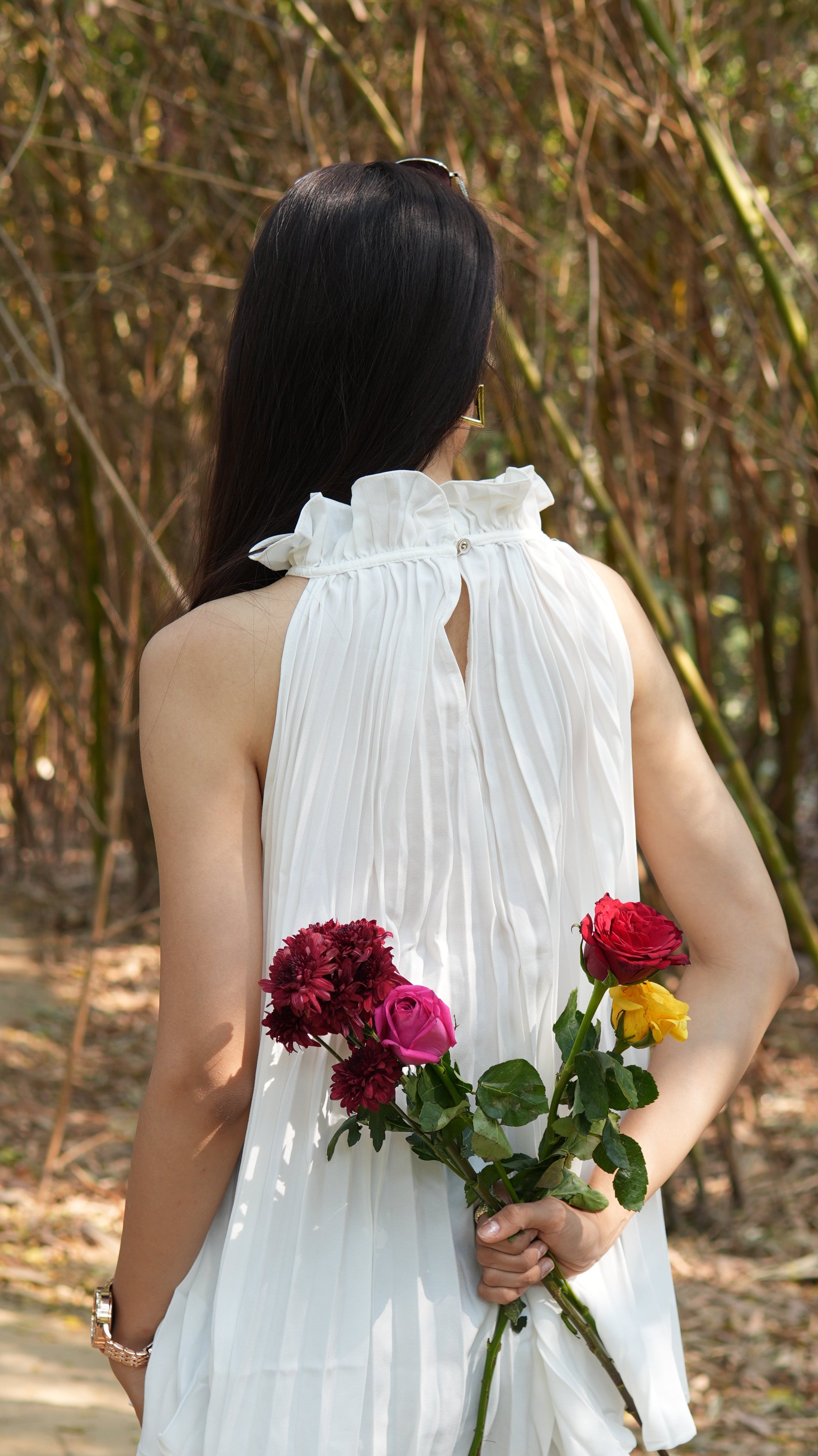 Sleeveless Ruffled neckline top