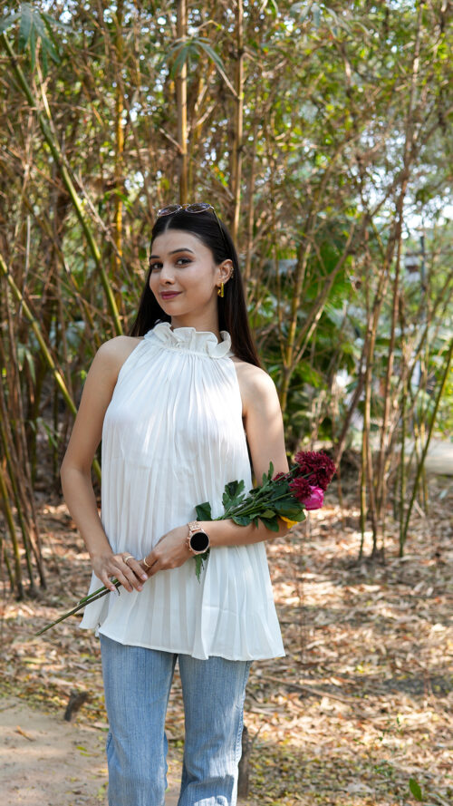 sleeveless ruffled neckline top